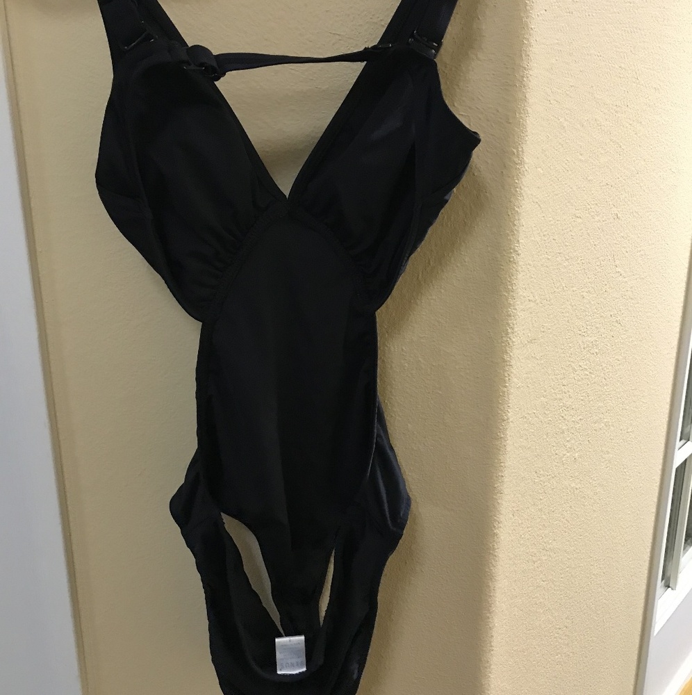 Black Venus bathing suit